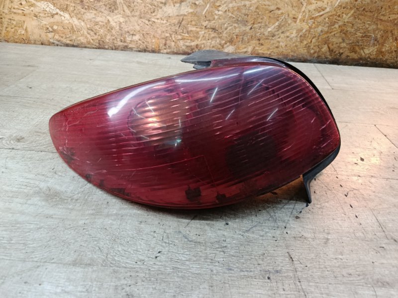 Фонарь Peugeot 206 2007 седан 4дв. NFU (TU5JP4) Задн. Лев.
