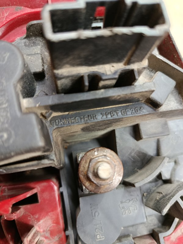 Фонарь Peugeot 206 2007 седан 4дв. NFU (TU5JP4) Задн. Лев.