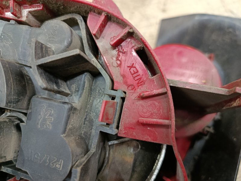 Фонарь Peugeot 206 2007 седан 4дв. NFU (TU5JP4) Задн. Лев.