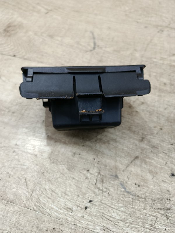 Пепельница Peugeot 206 2007 седан 4дв. NFU (TU5JP4)