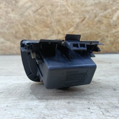 Пепельница Peugeot 206 2007 седан 4дв. NFU (TU5JP4) - изображение 5