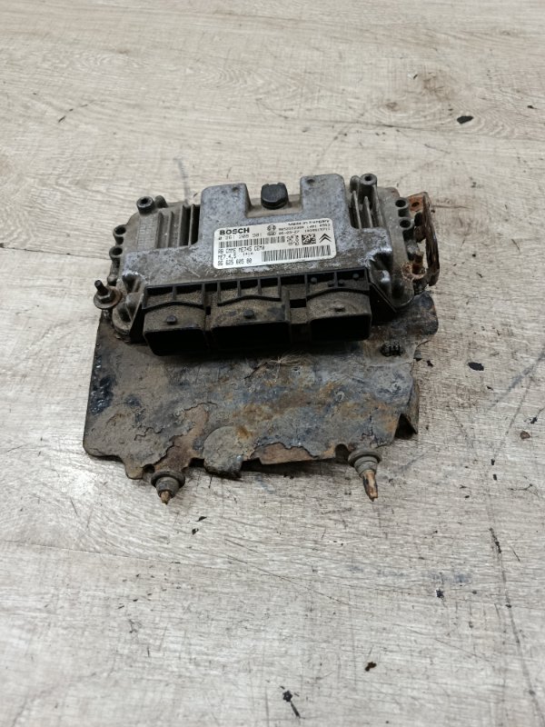 Блок управления двигателем Peugeot 206 2007 седан 4дв. NFU (TU5JP4)