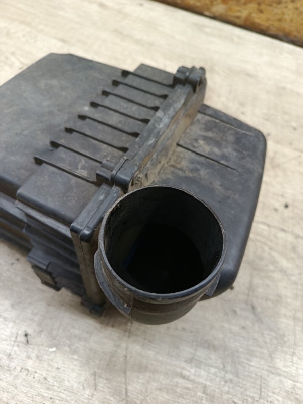 Корпус воздушного фильтра Peugeot 206 2002 хетчбэк 3дв. HFZ (TU1JP)