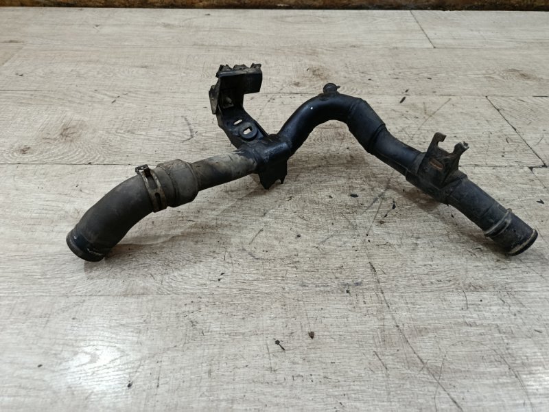 Патрубок системы охлаждения двигателя Peugeot 206 2002 хетчбэк 3дв. HFZ (TU1JP)