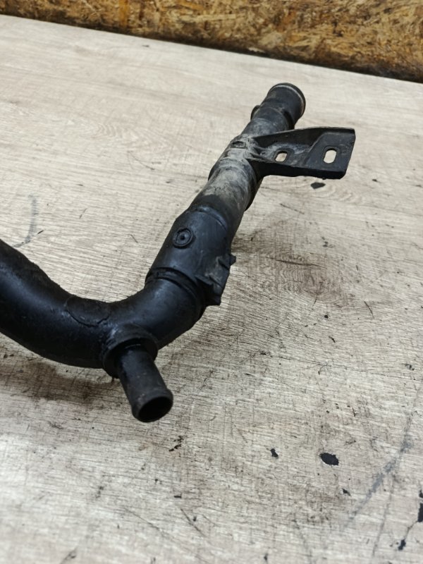 Патрубок системы охлаждения двигателя Peugeot 206 2002 хетчбэк 3дв. HFZ (TU1JP)