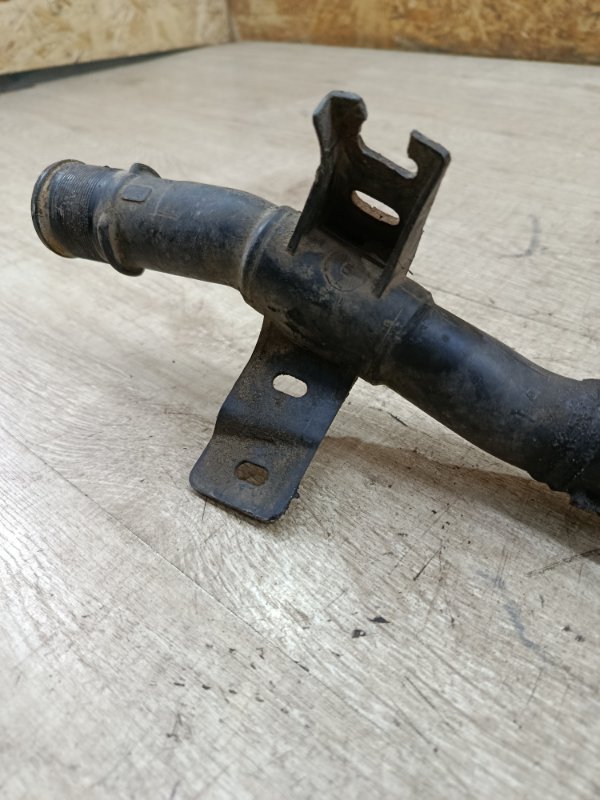Патрубок системы охлаждения двигателя Peugeot 206 2002 хетчбэк 3дв. HFZ (TU1JP)