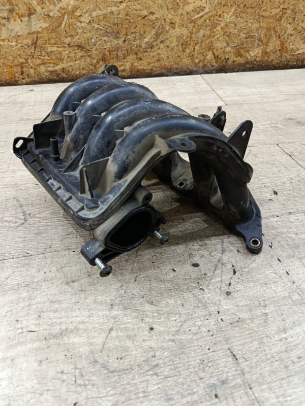 Коллектор впускной Peugeot 206 2002 хетчбэк 3дв. HFZ (TU1JP)
