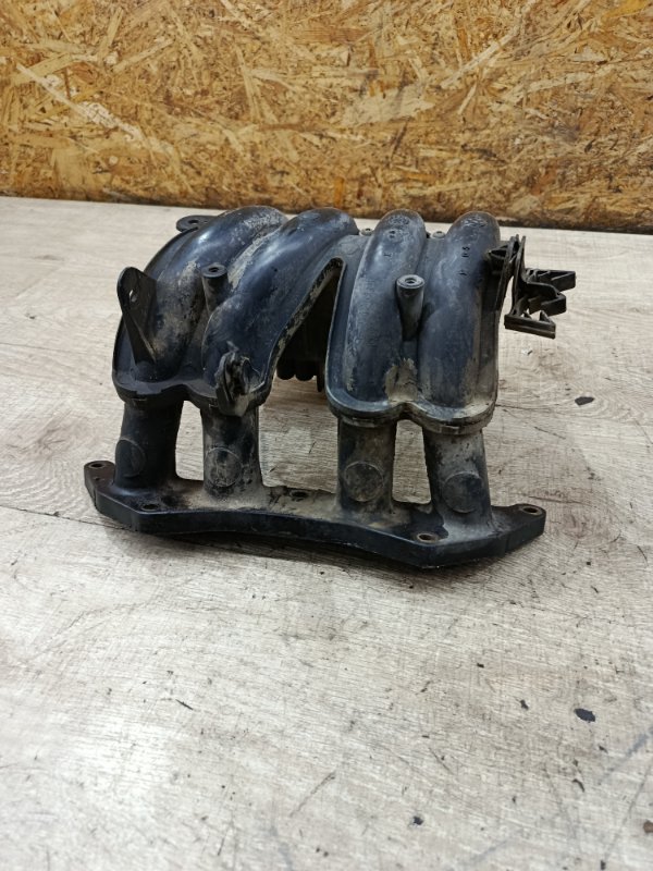 Коллектор впускной Peugeot 206 2002 хетчбэк 3дв. HFZ (TU1JP)