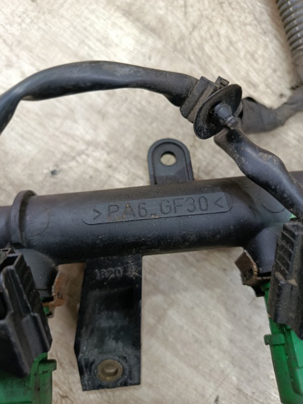Топливная рампа Peugeot 206 2002 хетчбэк 3дв. HFZ (TU1JP)