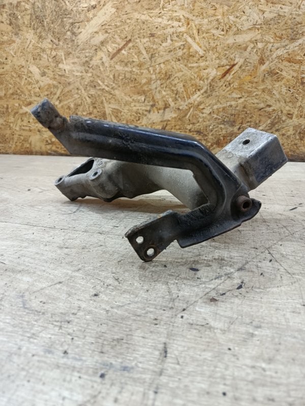 Кронштейн двигателя Peugeot 206 2002 хетчбэк 3дв. HFZ (TU1JP)