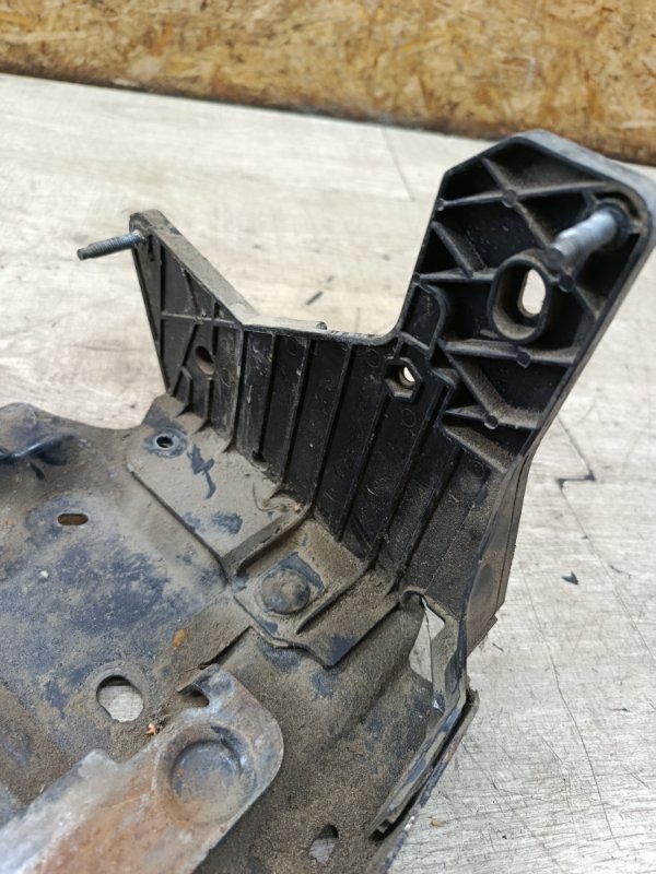 Полка аккумулятора Peugeot 206 2007 седан 4дв. NFU (TU5JP4)