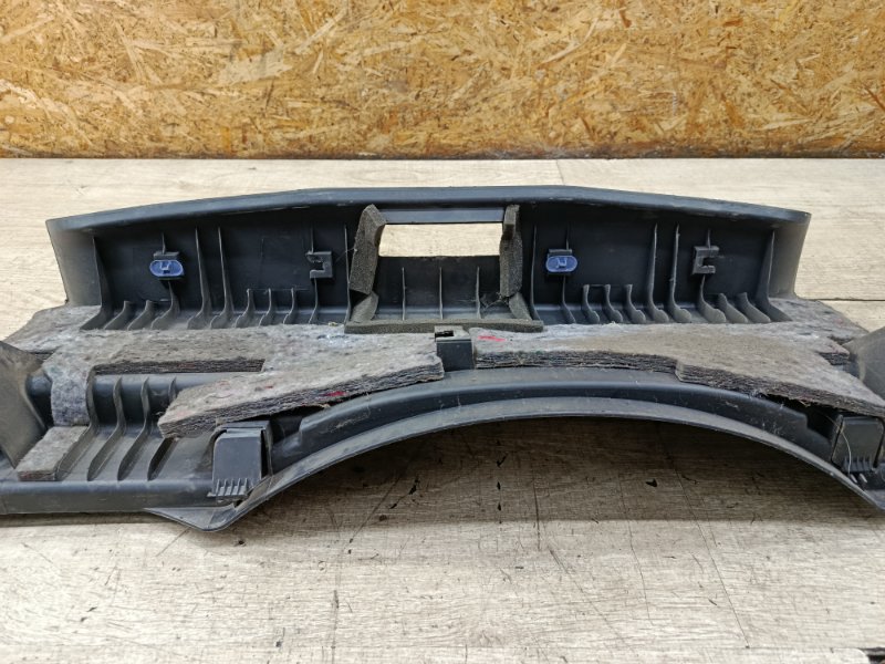 Накладка петли багажника Opel Astra H 2004 хетчбэк 5дв. Z18XE