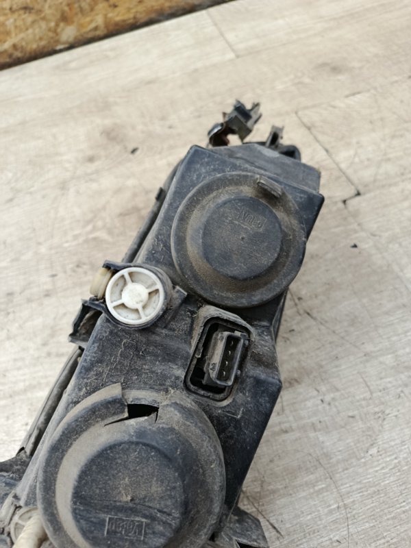 Фара Opel Vectra B 2000 седан 4дв. X16XEL 1.6 Перед. Лев.
