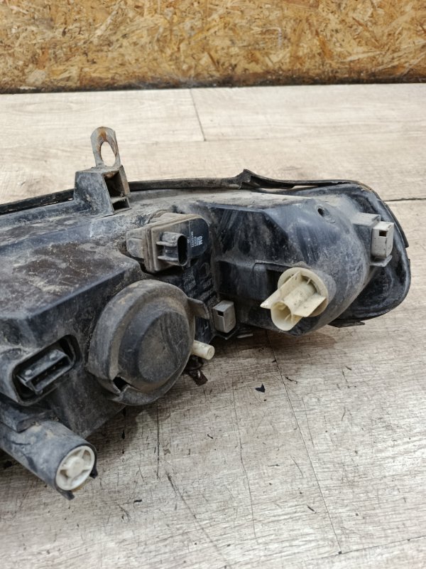 Фара Opel Vectra B 2000 седан 4дв. X16XEL 1.6 Перед. Лев.