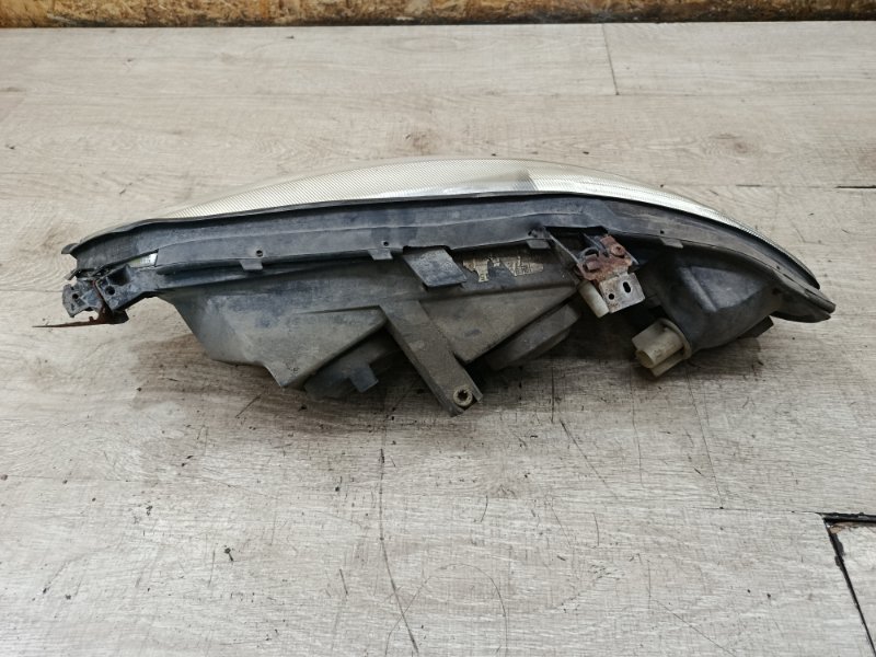 Фара Opel Vectra B 2000 седан 4дв. X16XEL 1.6 Перед. Прав.