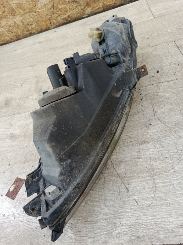 Фара Opel Vectra B 2000 седан 4дв. X16XEL 1.6 Перед. Прав.