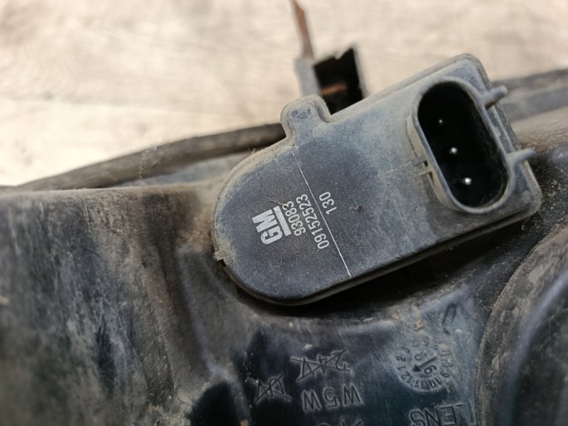 Фара Opel Vectra B 2000 седан 4дв. X16XEL 1.6 Перед. Прав.