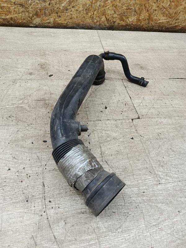 Воздуховод Opel Vectra B 2000 седан 4дв. X16XEL 1.6