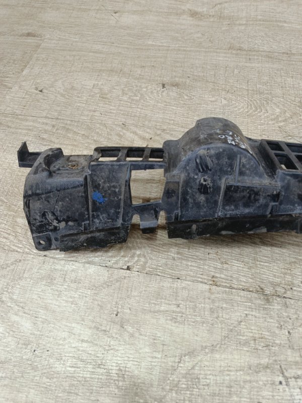 Направляющая бампера Opel Astra H 2008 универсал Z13DTH 1.3 Перед.
