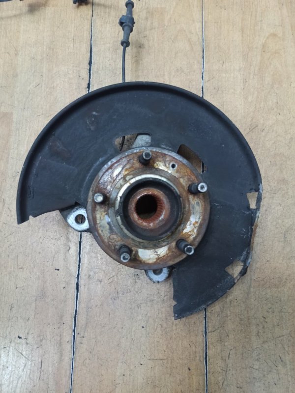 Поворотный кулак Opel Astra J 2009-2015 Перед. Лев.