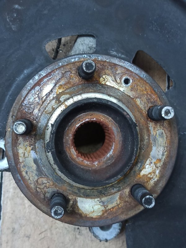 Поворотный кулак Opel Astra J 2009-2015 Перед. Лев.