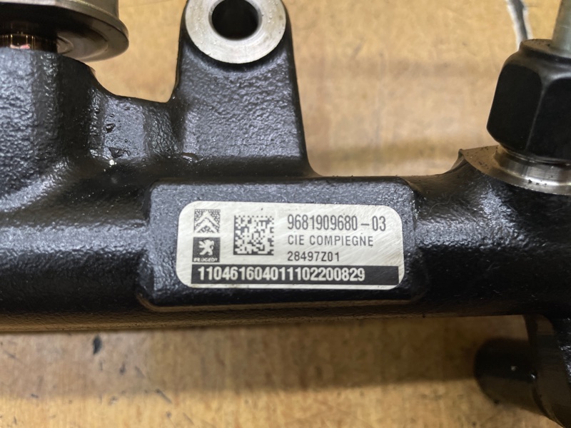 Топливная рампа Ford S-max 2011 UFWA