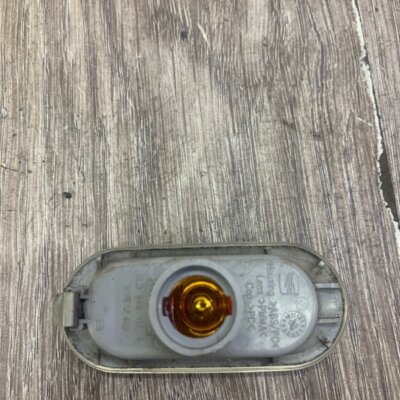 Повторитель в бампер Seat Altea 2009 минивэн Перед. Лев. - изображение 2