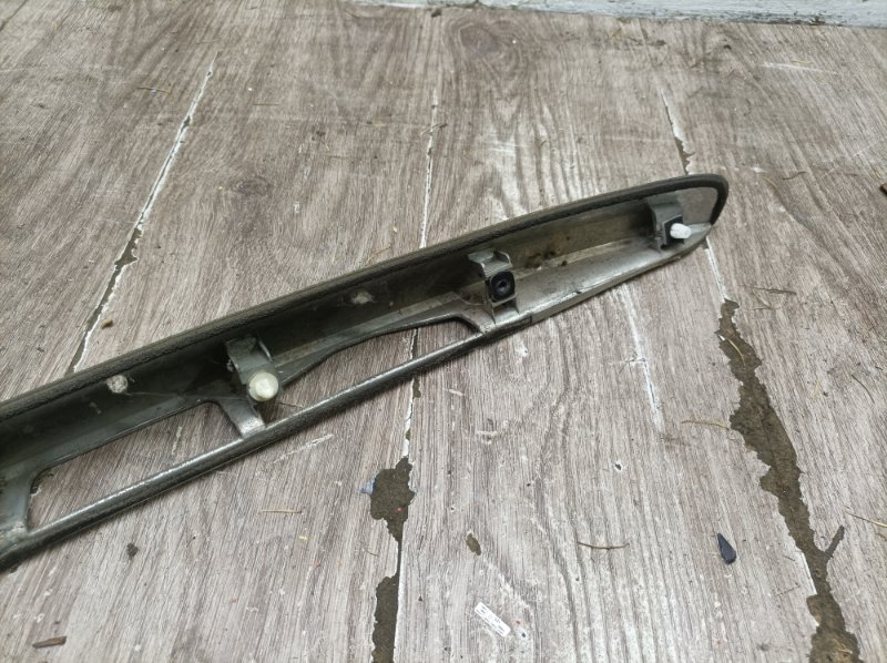 Молдинг крышки багажника Honda Civic 2004 хетчбэк 5дв. D16V1