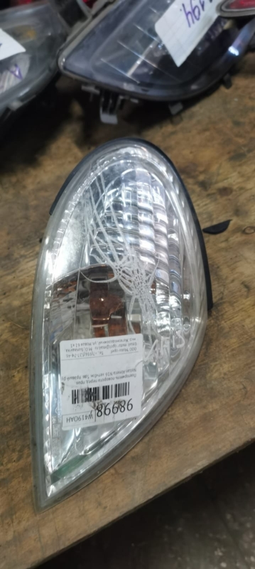 Повторитель поворота Nissan Almera N16 2000 хетчбэк 5дв. QG15DE Перед. Прав.