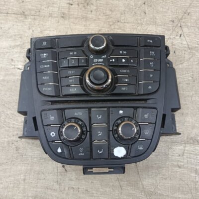 Магнитола Opel Astra J 2010 хетчбэк 5дв. A16LET 1.6 - изображение 1