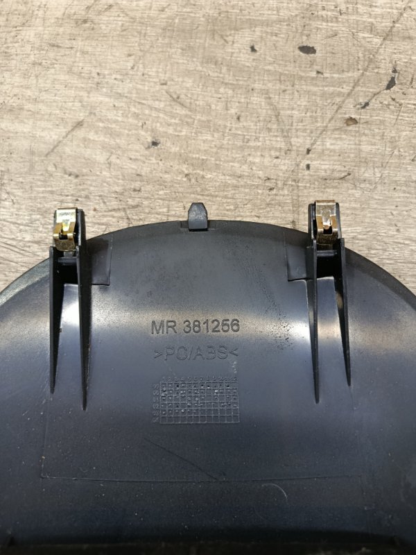Накладка на панель приборов Mitsubishi Carisma 2003 седан 4дв. 4G92