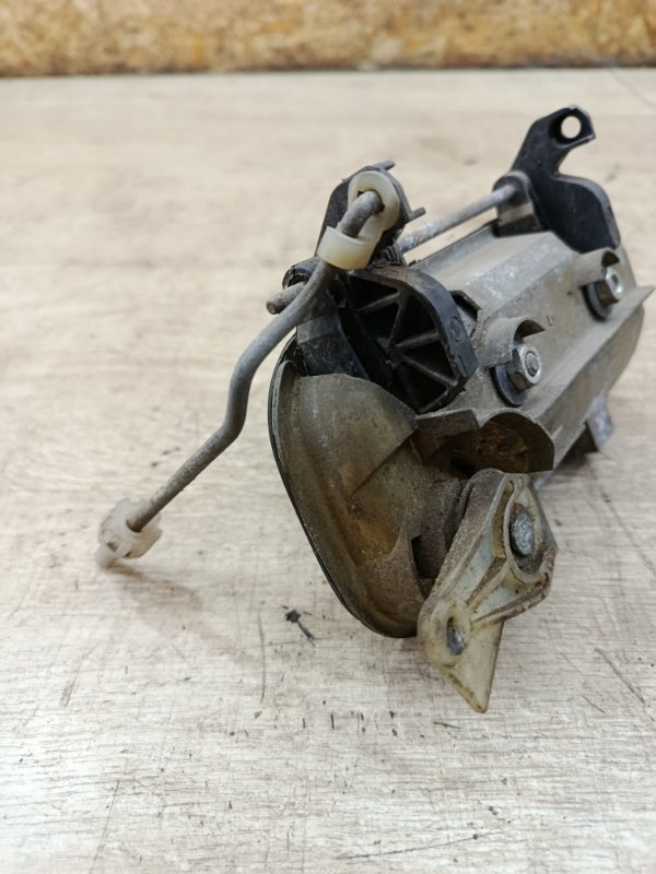 Ручка двери Opel Vectra B 2000 седан 4дв. X16XEL 1.6 Перед. Лев.