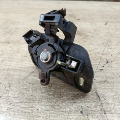 Кнопка открывания багажника Opel Vectra B 2000 седан 4дв. X16XEL 1.6 - изображение 3