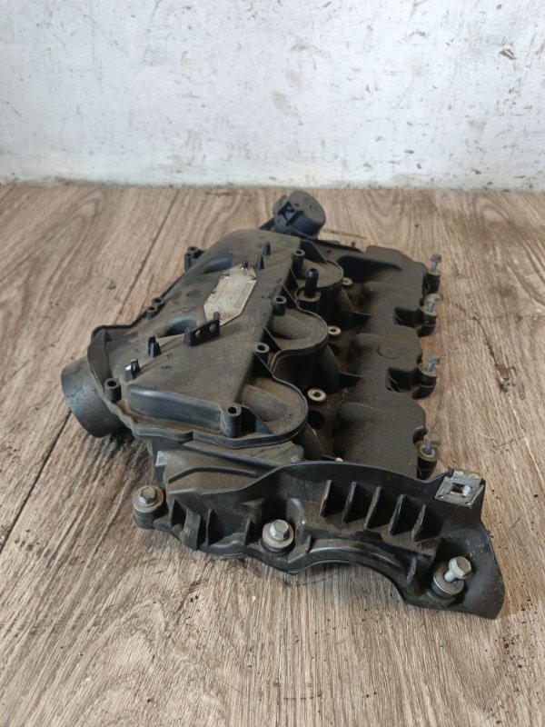 Крышка клапанов Land Rover Range Rover 2008 внедорожник 276DT