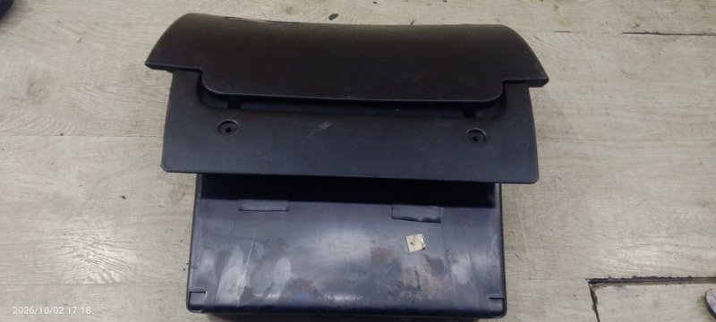 Бардачок Opel Vectra B 2000 седан 4дв. X16XEL 1.6