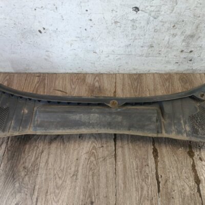 Водосток/жабо Opel Vectra B 2000 седан 4дв. X16XEL 1.6 - изображение 1
