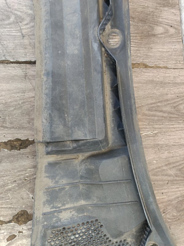 Водосток/жабо Opel Vectra B 2000 седан 4дв. X16XEL 1.6