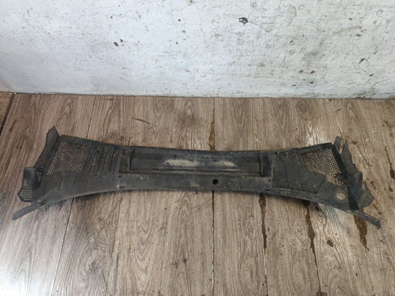 Водосток/жабо Opel Vectra B 2000 седан 4дв. X16XEL 1.6