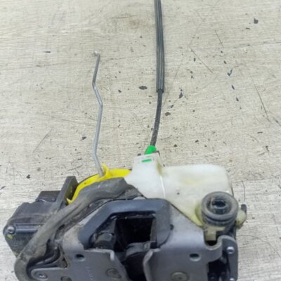 Замок двери Opel Astra J Задн. Лев. - изображение 3