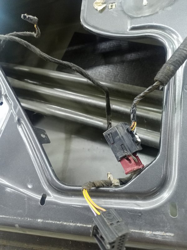 Дверь Opel Astra J 2011 хечбек 5дв Перед. Прав.