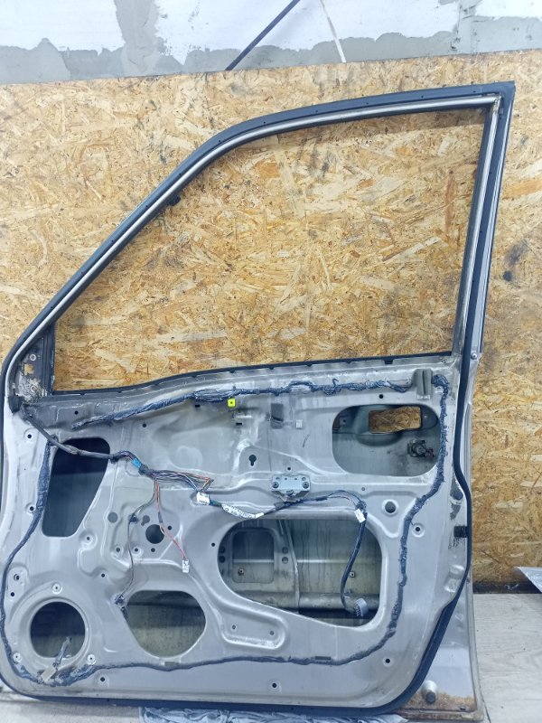 Дверь Suzuki Grand Vitara 2003 универсал J20A Перед. Прав.