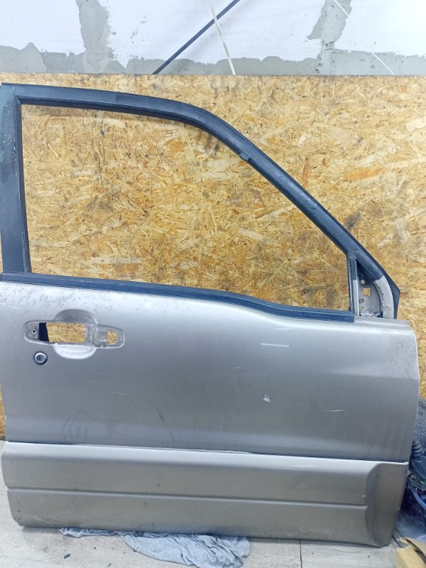 Дверь Suzuki Grand Vitara 2003 универсал J20A Перед. Прав.