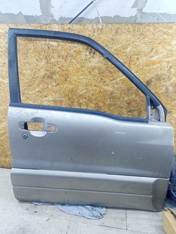 Дверь Suzuki Grand Vitara 2003 универсал J20A Перед. Прав.