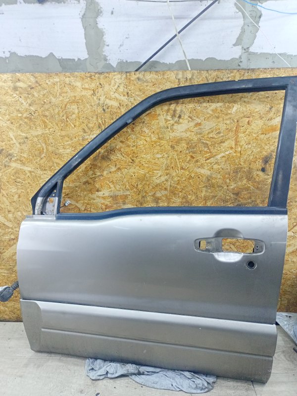 Дверь Suzuki Grand Vitara 2003 универсал J20A Перед. Лев.