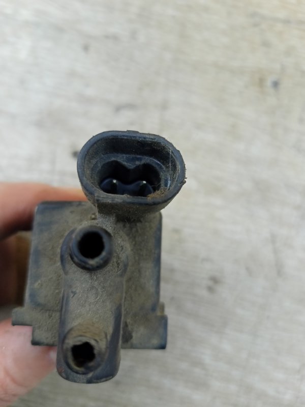 Клапан вакуумный Opel Vectra B 2000 седан 4дв. X16XEL 1.6