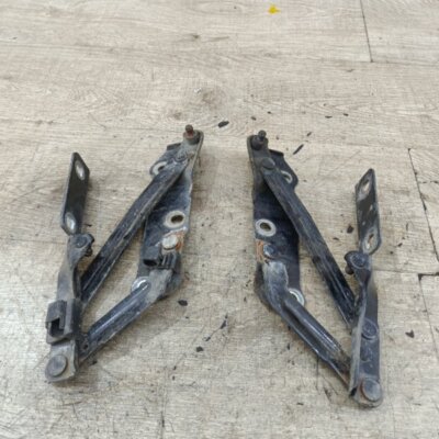 Петля капота Opel Vectra B 2000 седан 4дв. X16XEL 1.6 - изображение 1