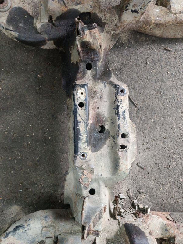 Подрамник передний Opel Vectra B 2000 седан 4дв. X16XEL 1.6