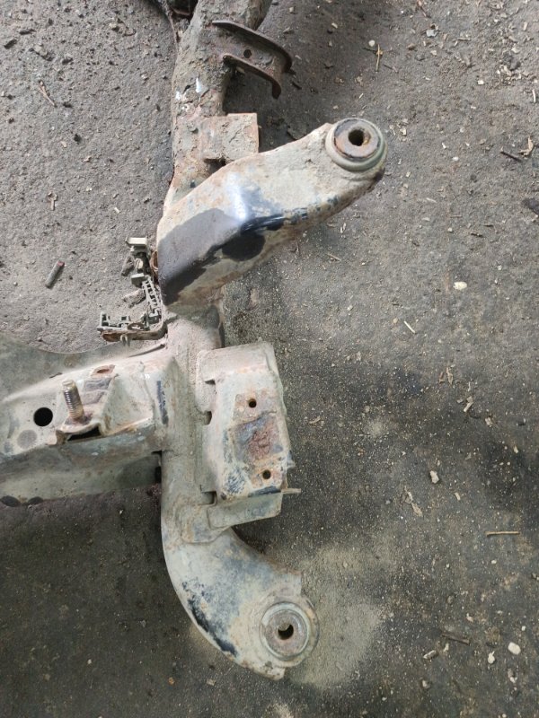 Подрамник передний Opel Vectra B 2000 седан 4дв. X16XEL 1.6