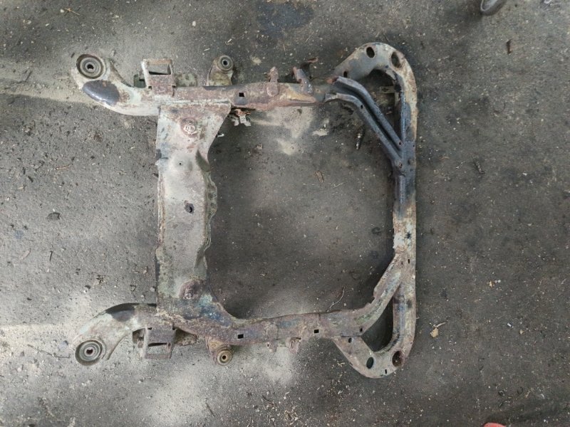 Подрамник передний Opel Vectra B 2000 седан 4дв. X16XEL 1.6