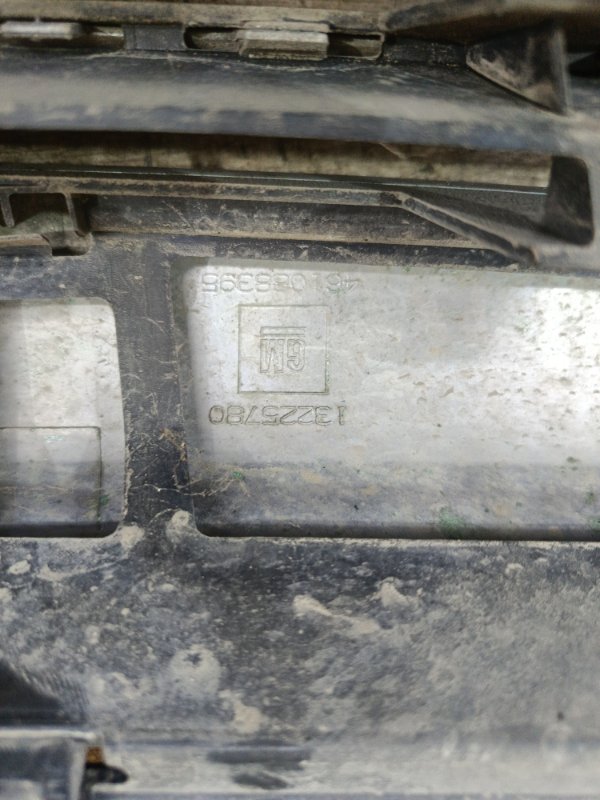 Решетка радиатора Opel Astra H 2010 седан 4дв. Z18XER 1.8